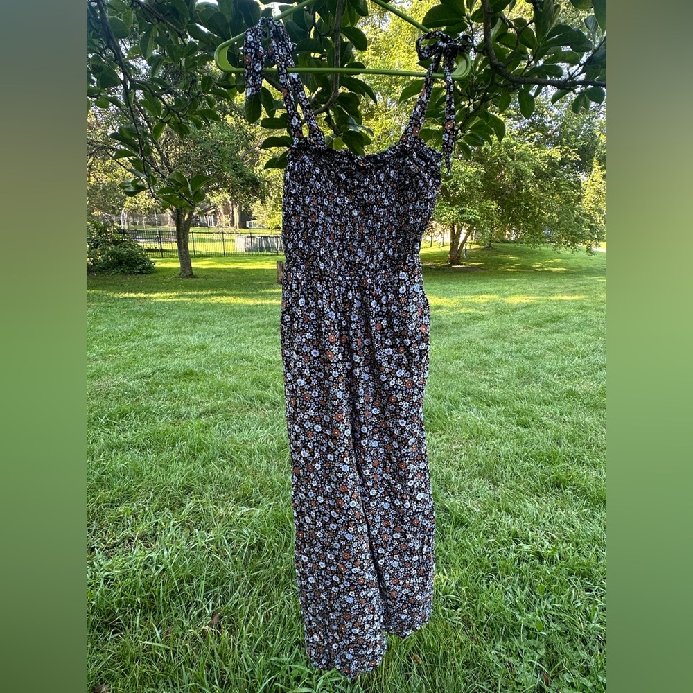 Hollister Floral Jumpsuit |‎ Tie Floral Black Jumpsuit | NWOT small
